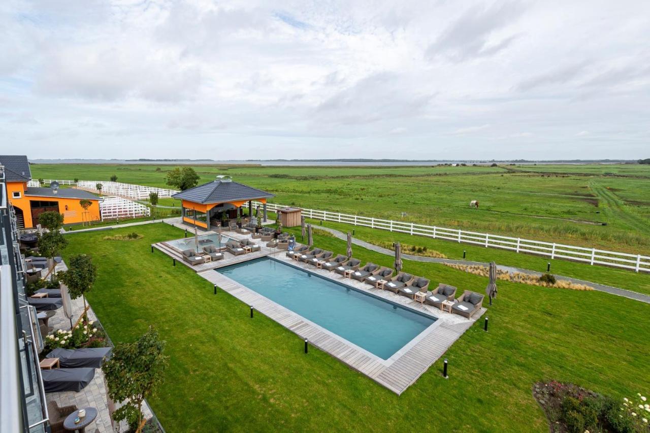 Luxus Rügen Residenz Kubitzer Bodden Aparthotel *